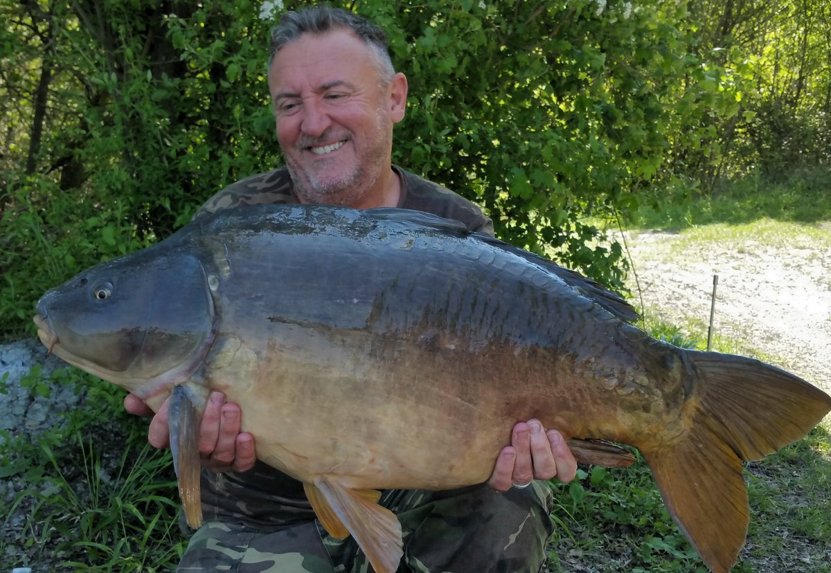 A few recent captures on this weeks overnighter.... all taken on maxinut boilies