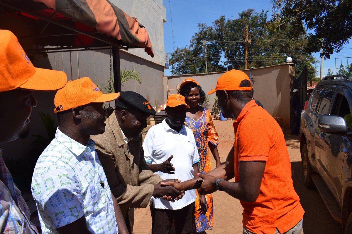 TheODMparty's tweet photo. ODM Branch officials from Busia in a meeting with SG @edwinsifuna at a Busia Hotel. This is one of the many meetings aimed at working on how to revamp and rejuvenate the Party #MbelePamoja https://t.co/eHJ5FcTcLn