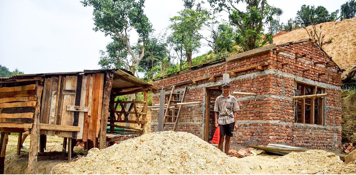 UNDPNepal's tweet photo. "Reconstruction can seem very complicated when you are doing it by yourself": How drawing preparation camps & #BuildingPermitStudio set up in #Gorkha by @UNDP & funded by #India are helping EQ-affected locals better navigate the reconstruction process https://t.co/rk7W9vyQpN https://t.co/Lx3hvOcag8