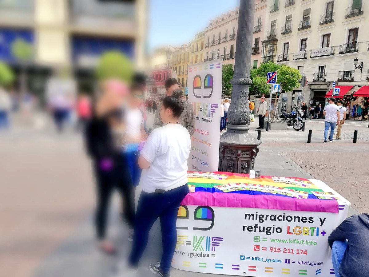 inclusosLGTBI's tweet photo. 💪🏽🏳️‍🌈Esta mañana estamos reivindicando el #17M y la lucha contra la LGBTIfobia y el racismo en las calles de #Madrid

📍Plaza Jacinto Benavente
🕚Hasta las 13H

Pásate y te explicamos con detenimiento todo lo que hacemos y en lo que trabajamos #migrantesLGBT #RefugiadosLGTB https://t.co/Ap3p6OttJM