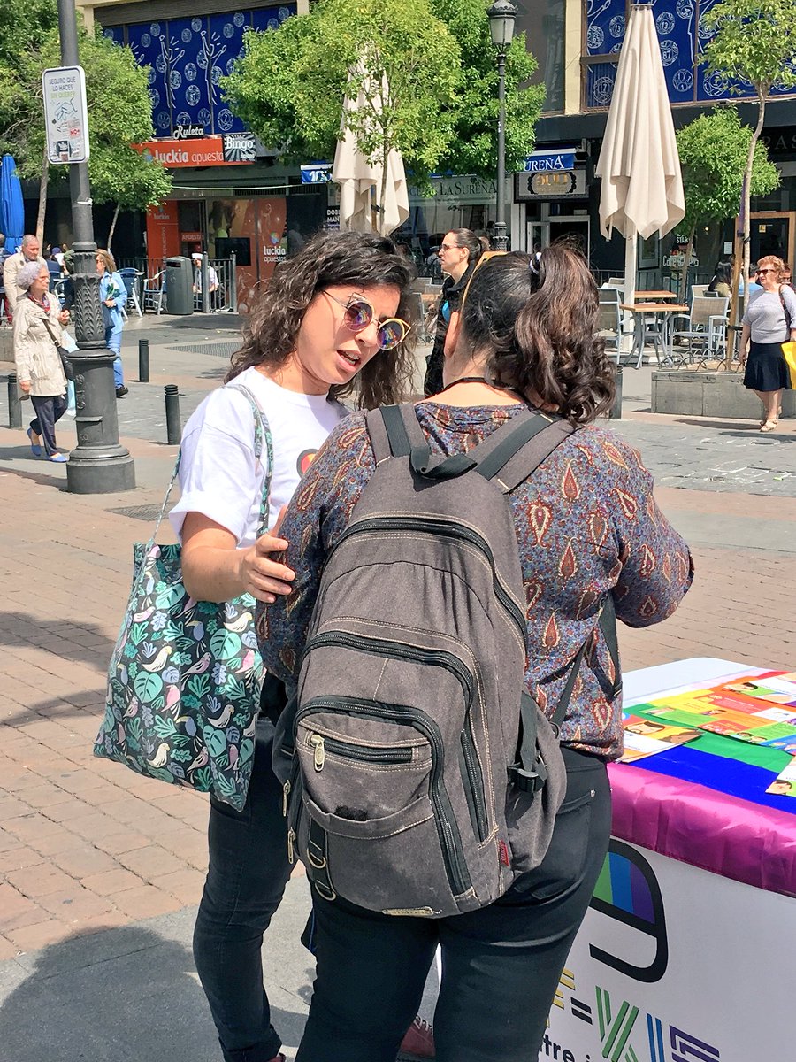 inclusosLGTBI's tweet photo. 💪🏽🏳️‍🌈Esta mañana estamos reivindicando el #17M y la lucha contra la LGBTIfobia y el racismo en las calles de #Madrid

📍Plaza Jacinto Benavente
🕚Hasta las 13H

Pásate y te explicamos con detenimiento todo lo que hacemos y en lo que trabajamos #migrantesLGBT #RefugiadosLGTB https://t.co/Ap3p6OttJM