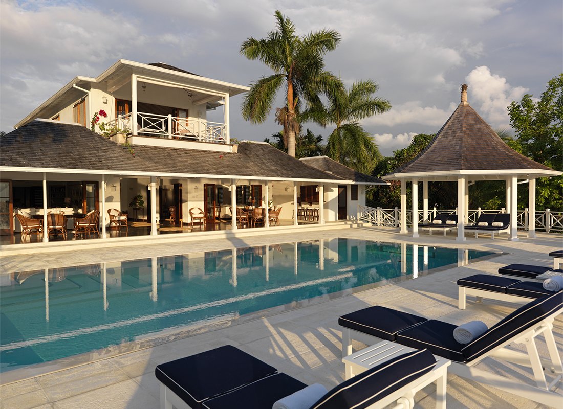 Tempus Magazine (@tempusmagazine) on Twitter photo With only two days until the #RoyalWedding of #PrinceHarryAndMeghan, is this paradise Jamaican resort where they will honeymoon? Step inside their cottage at <a href="/RoundHillResort/">Round Hill Hotel and Villas</a> bit.ly/2GrYWOC With only two days until the #RoyalWedding of #PrinceHarryAndMeghan, is this paradise Jamaican resort where they will honeymoon? Step inside their cottage at <a href="/RoundHillResort/">Round Hill Hotel and Villas</a> bit.ly/2GrYWOC