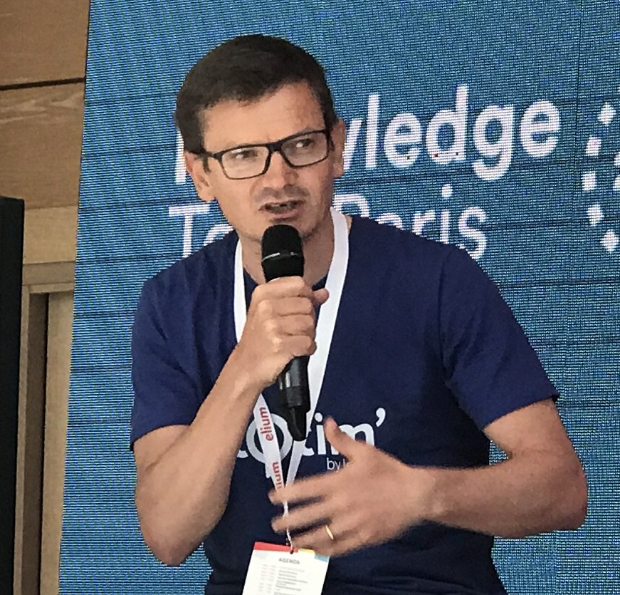 eliumhq's tweet photo. Arnaud Rayrole (@arayrole) CEO de @LeckoFR : "Nous sommes dans une optique de perfectionnement de ce qui fonctionne dans le monde numérique et la data est un outil essentiel pour remettre l'humain à sa place." #KnowledgeTour #futureofwork #RH #TransfoNum https://t.co/aguA9uJ2FM