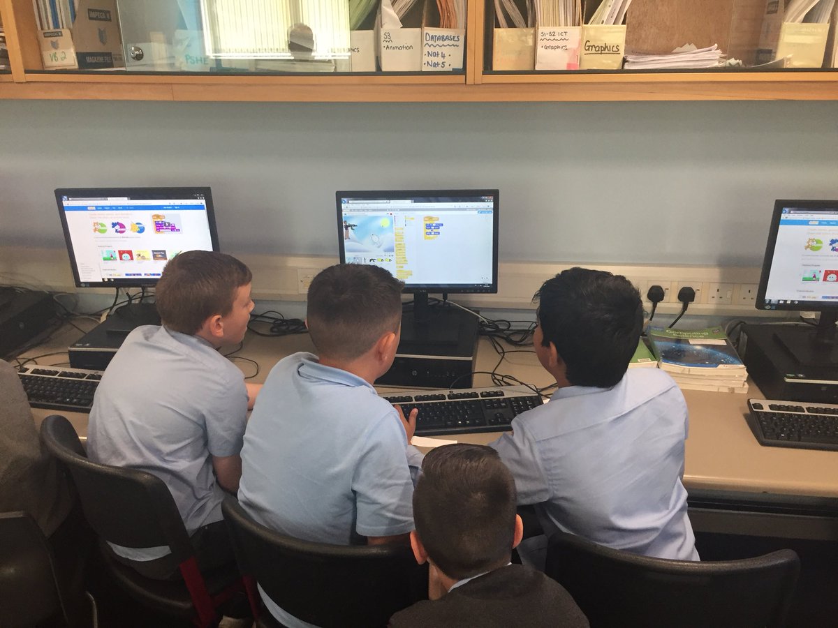 HolyroodComput's tweet image. Mini Game Jam #NDLW18 #stem #computingscience #scratch @StBrigidsPS @StAlbertsG41 @HolyroodSec