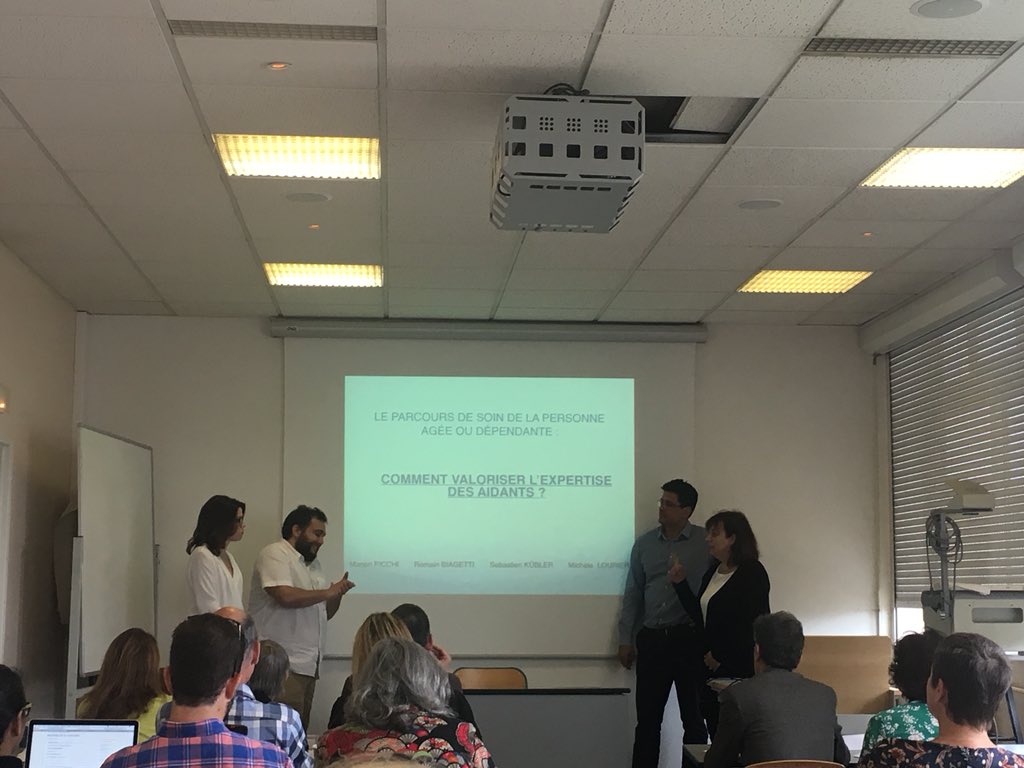 Ca_rosse's tweet photo. Matinée passionnante à la soutenance du DU de démocratie en santé de l’université des patients. Un grand bravo à tous les étudiants avec des 👏🏻 spéciaux pour @sebkubler et Michèle Lourier @LFSEP https://t.co/qty1qpBAnC