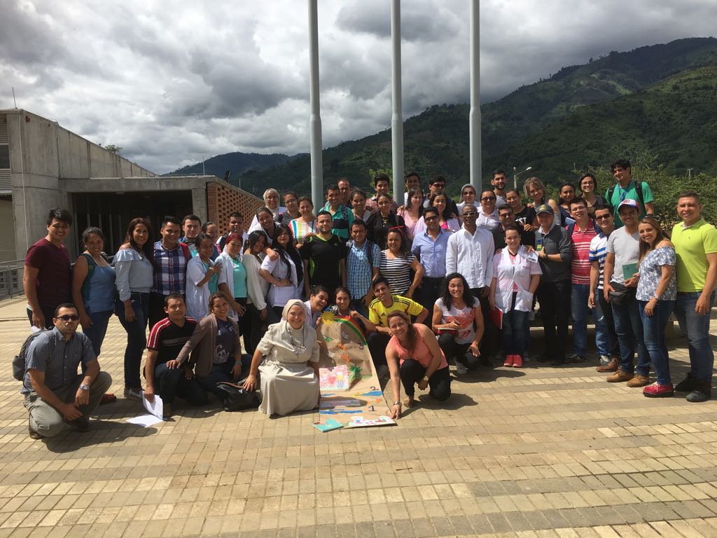 JEANPIERRE02's tweet photo. Nuestros maestros construyen oportunidades para disminuir la desigualdad y generar transformación social en el norte de Bucaramanga. Su labor merece el mayor reconocimiento. @OrienteFya @feyalegria_co @hkarolinamb @MariaBennasar @silvipatricu https://t.co/EpapHm08FW