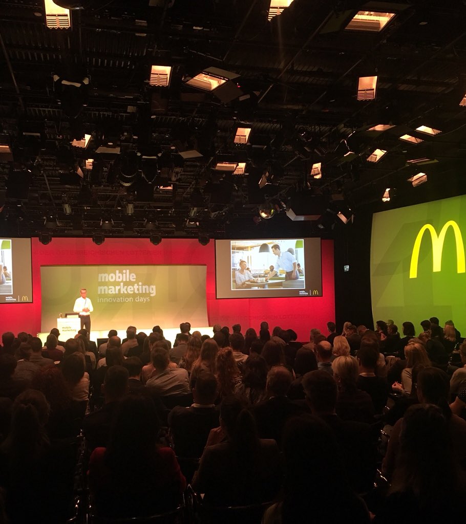 MMInnovationDay's tweet photo. @McDonalds beim #mmid18 
Wer hat jetzt Lust auf Burger?😋🍔 https://t.co/OvxH1QWWv8