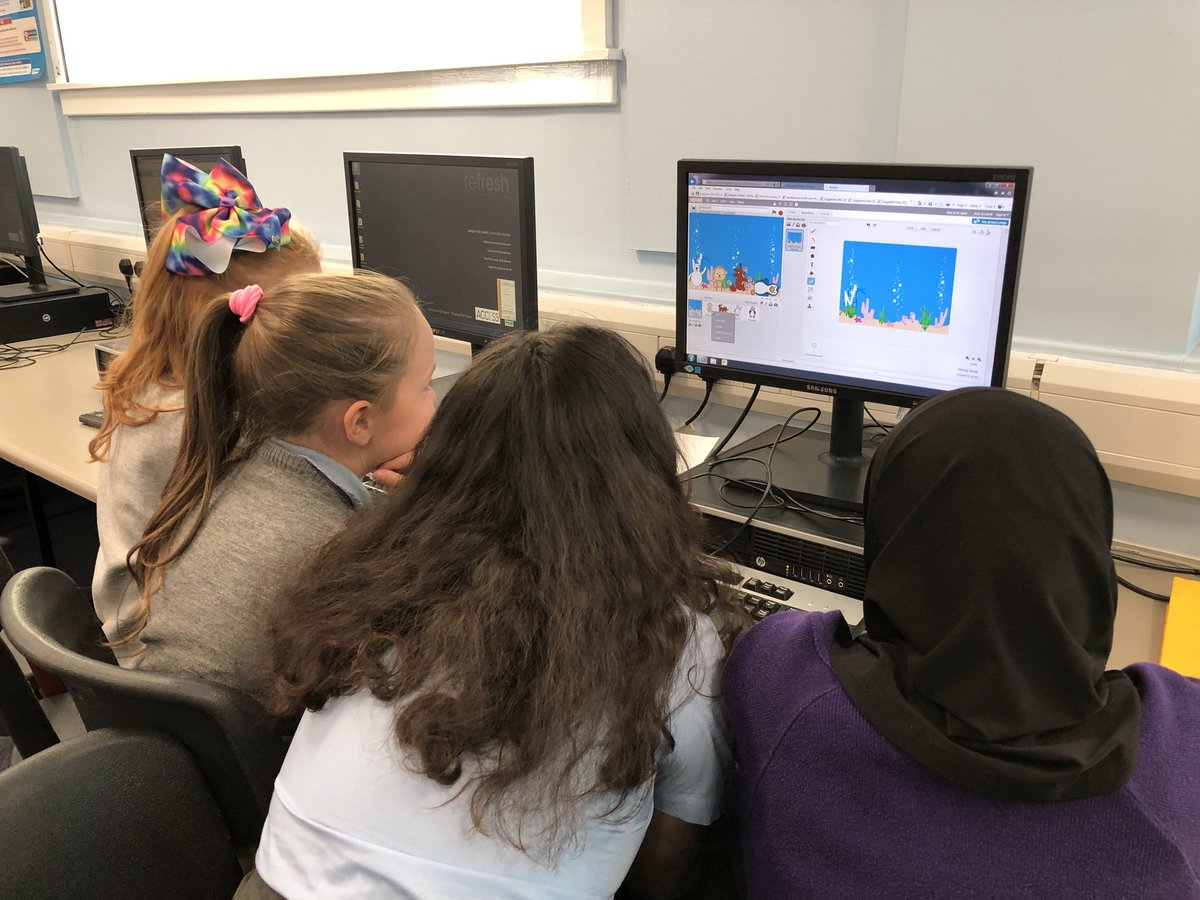 HolyroodComput's tweet image. Mini Game Jam #NDLW18 #stem #computingscience #scratch @StBrigidsPS @StAlbertsG41 @HolyroodSec