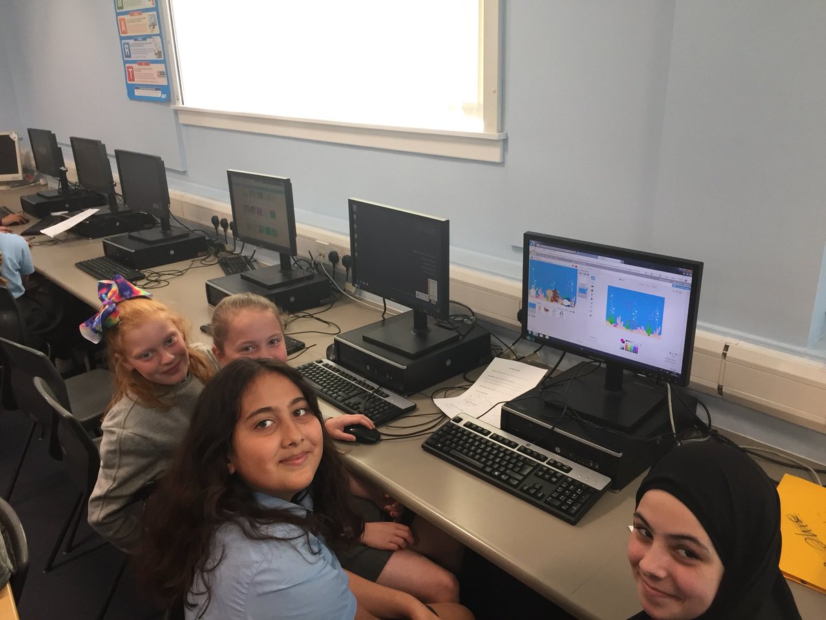 HolyroodComput's tweet image. Mini Game Jam #NDLW18 #stem #computingscience #scratch @StBrigidsPS @StAlbertsG41 @HolyroodSec