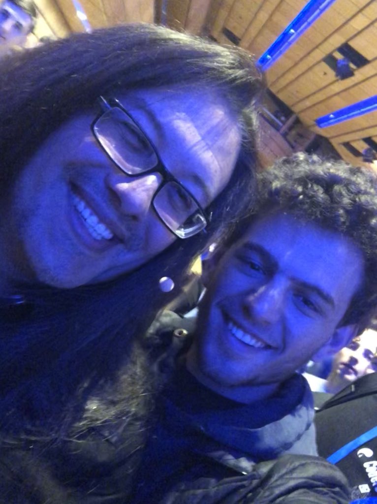 Edomenegaz's tweet image. day 2 – John Romero asked me to take a picture with him. Didn’t have much time, but you never say no to a fan #WeAreDevelopers2018