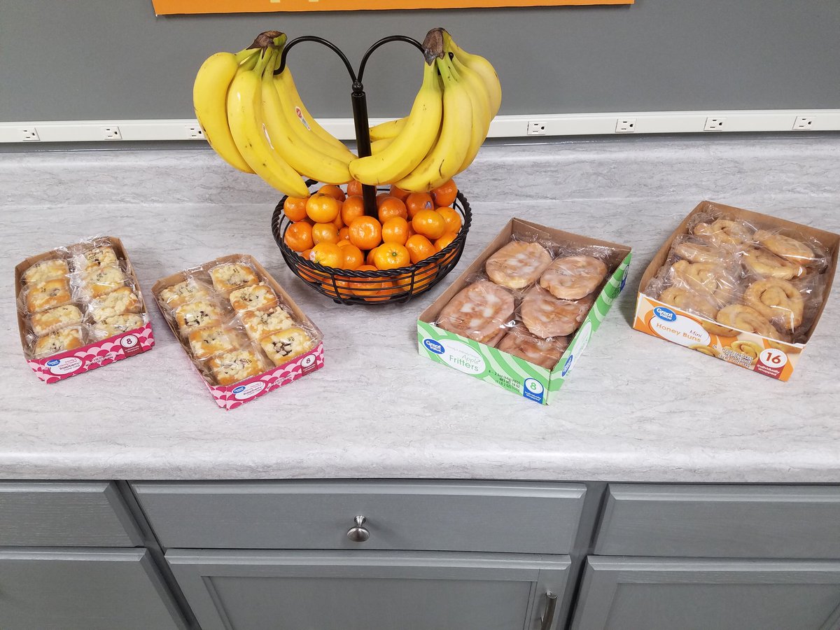 Treats to say thank you to the great Associates and MET partners at 3867. We appreciate all you do!! <a href="/jcmiller0770/">Jason Miller</a> <a href="/HD3867/">Springfield Home Dep</a> @GardnerD314CBUS <a href="/kelly_broyles/">Kelly Broyles</a> <a href="/3867_MET/">3867MET</a>