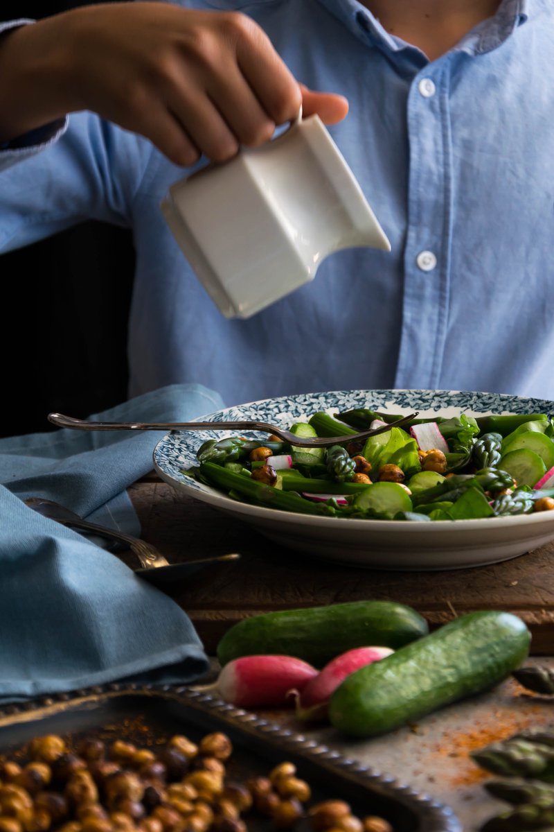 Je déclare officiellement la saison des salades ouverte ! Si vous voulez être dans l’air du temps, il faut qu'elle soit unique, chic et tendance afin d'impressionner vos collègues pendant la pause déjeuné. cookandgoute.org/salade-tendanc…