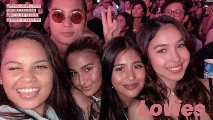 _GabbIssa's tweet photo. group of friends! Miss you GabbIssa @_gabbigarcia @issapressman mahal namin kayo! ❤

#GabbIssa #GabbiXIssa https://t.co/In4pqt0r4M