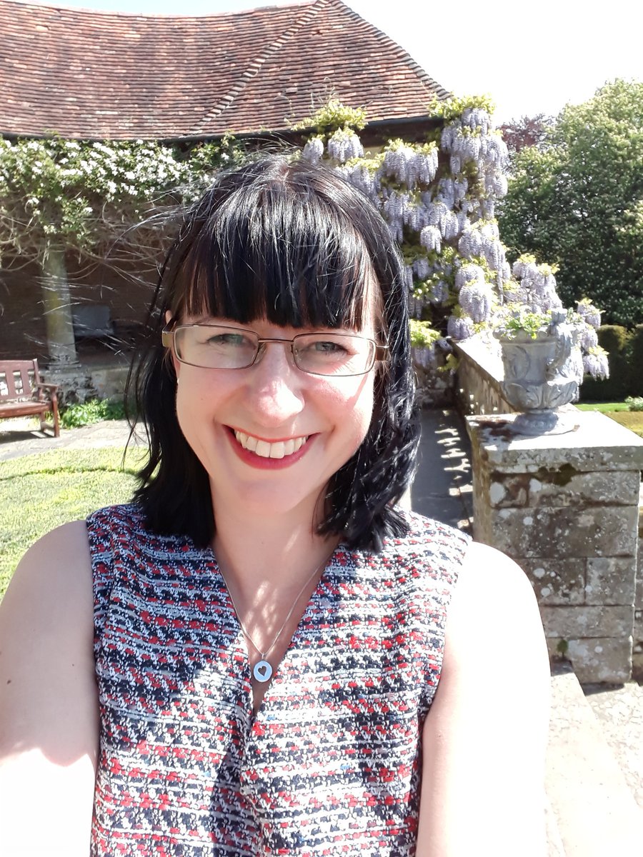 janemucklophoto's tweet photo. Enjoying attending and photographing the #Networkersnetworking @portlympnepark here's my #selfiechallenge ! #NNE #networking #NetworkNow @butterflies2019 https://t.co/uPLh46JnKo
