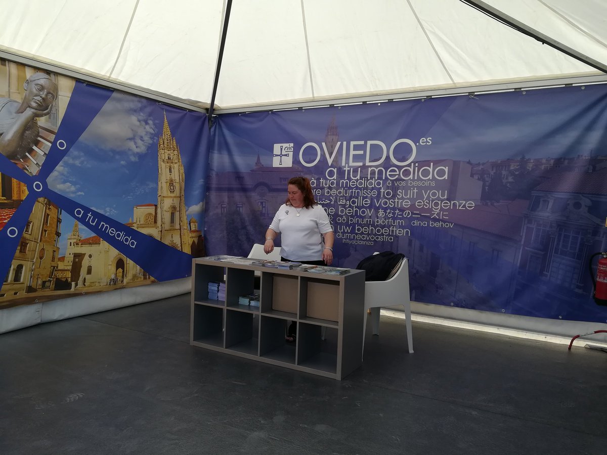 Roson_R's tweet photo. Comienza el XIII Festival Internacional da Máscara Ibérica, #FIMI2018 en #Lisboa. Seguimos promocionando #Oviedo a nivel internacional. Nunca antes la capital de #Asturias acudió a tantas ferias y eventos turísticos. #MásOviedo https://t.co/mCOdUMNk0q