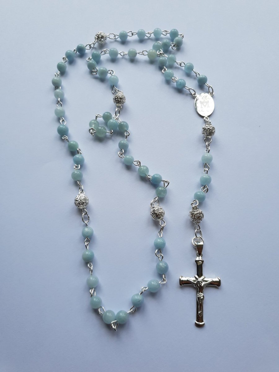 wilsonsrestring's tweet image. Something different today. Aquamarine and Stirling silver rosary. Made and supplied by us. #Rosary #Restring #somethingnew
