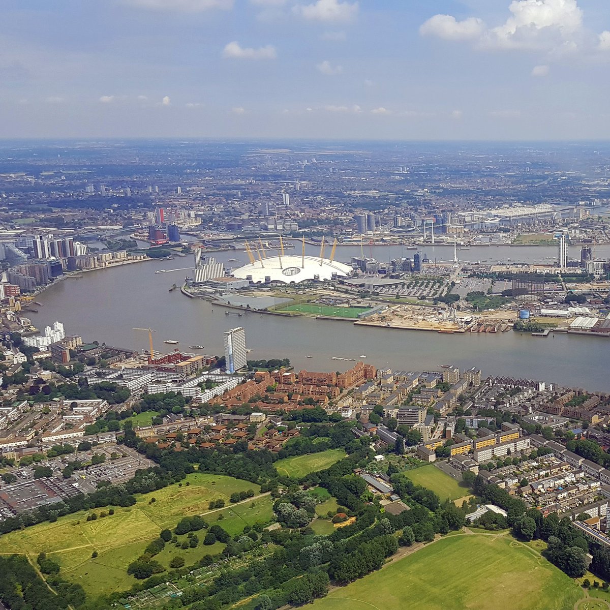 AnneTrader's tweet photo. Helicopter ride over London with @1JavidShaik @sital25 and @Sanjaylachhani 

#helicopter #london https://t.co/XiJ6rDQAVX