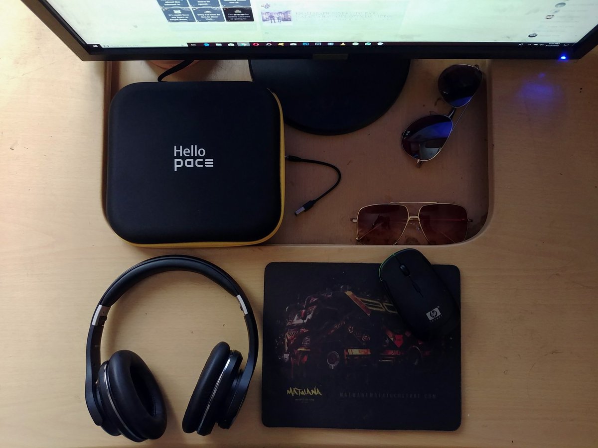 GraffMatwana's tweet photo. Pacing through work w/ @PACE_Africa focus wireless headphones #pacefocus #pacefocusheadphones #matatuambassador https://t.co/cVVzNiz8Hv