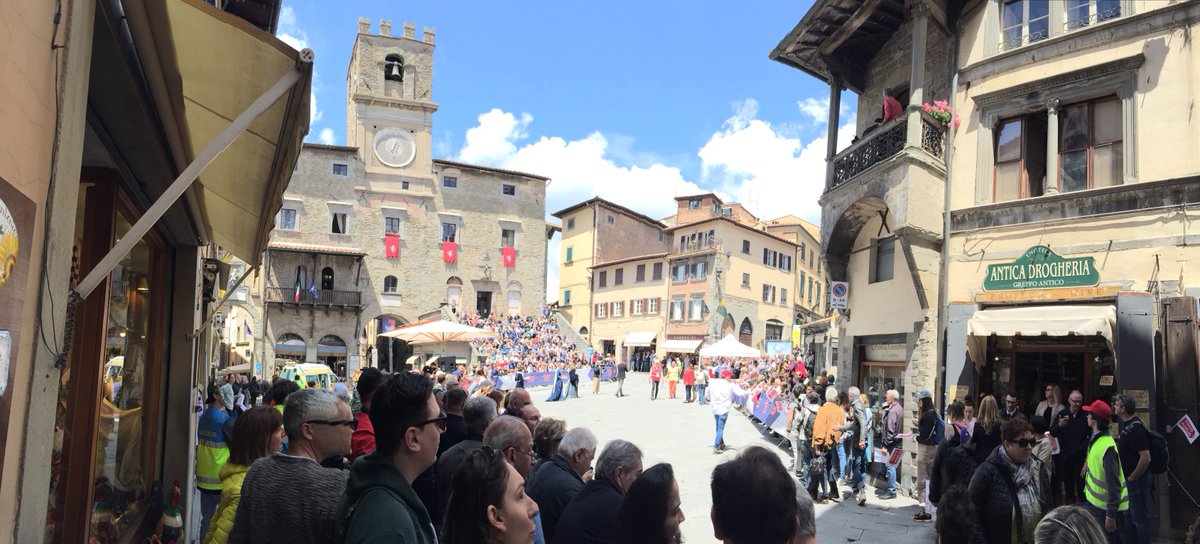 DelBrenna's tweet photo. Cortona in festive mode for the famous “1000 MIGLIA” https://t.co/Aq6wtEcseY