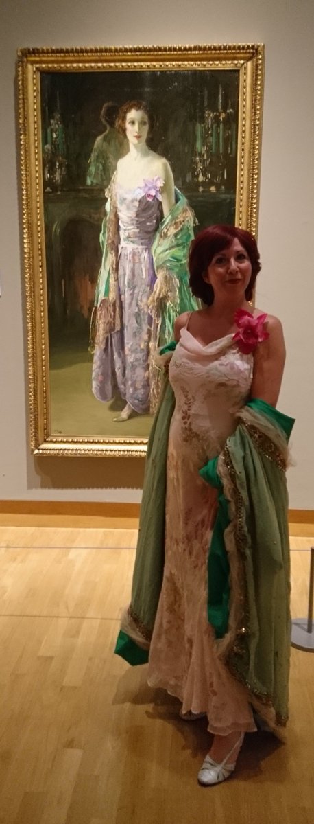 jofyffe's tweet photo. #LadyHazelLavery #Sirjohnlavery #TheGreenCoat @UlsterMuseum #arteducation #bringingpaintingstolife #museumtheatre #firstpersoninterpretation #costumedcharacters https://t.co/ckdIEPBksS