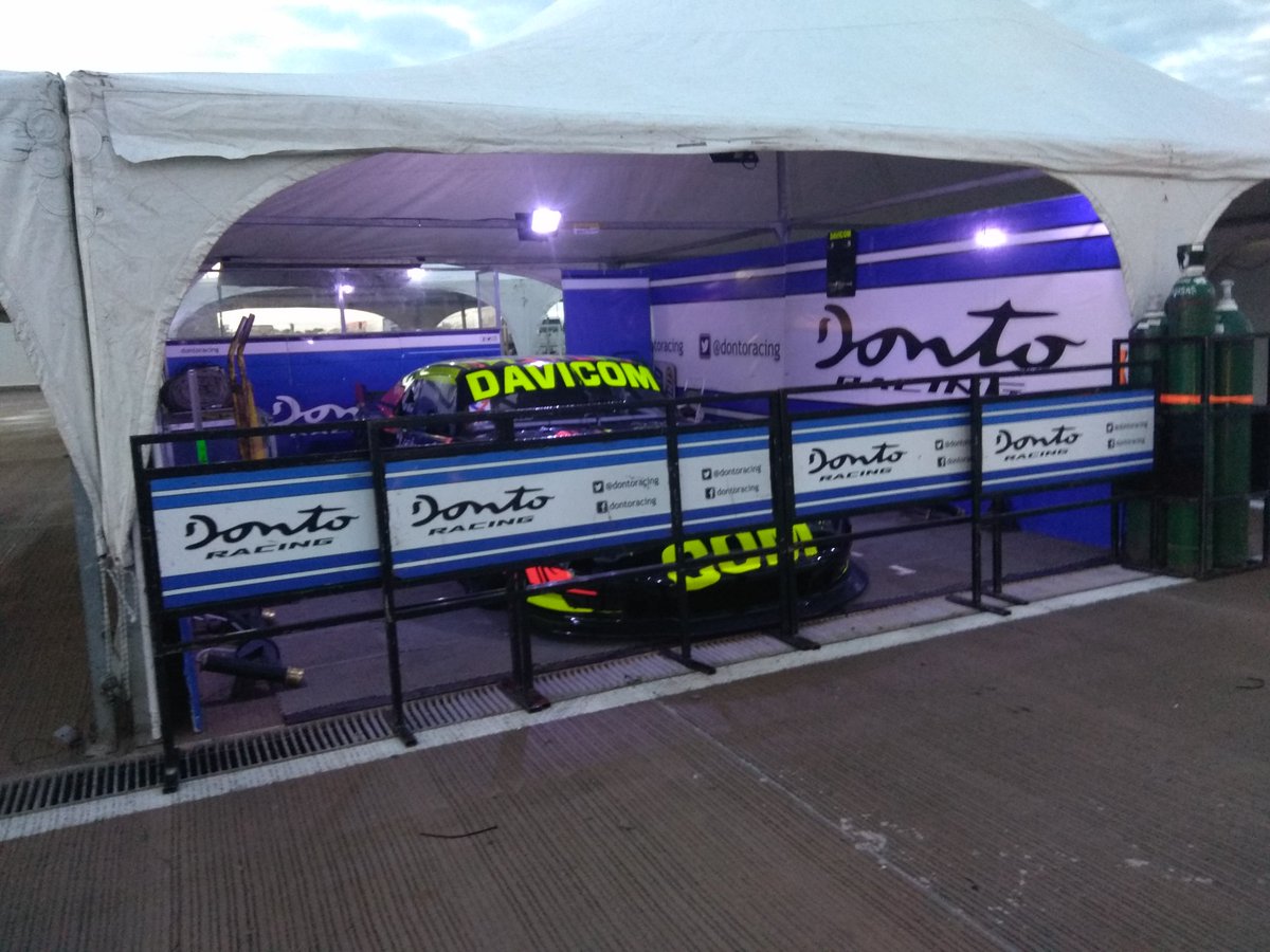 DaTrinidad's tweet photo. #TCMenTOAY El equipo @DontoRacing ya esta instalado en el Box pampeano que conduce @deharbetomas con Chevrolet #82 #Davicom https://t.co/9RH3djNBpk
