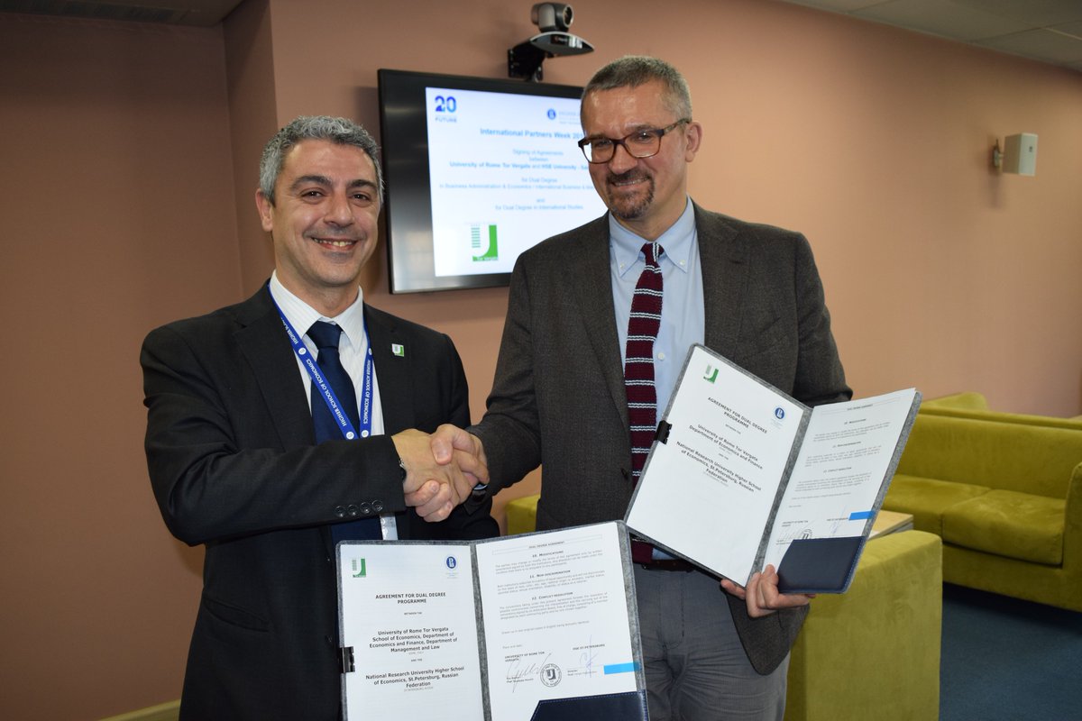 bae_uniroma2's tweet photo. Here some pictures of the agreement between University of Rome Tor Vergata and HSE - St. Petersburg for the DUAL DEGREE PROGRAMME! 🇷🇺🇮🇹🎉 #dualdegree #sanpetersburg #bachelorprogramme https://t.co/aYvxObL7QR