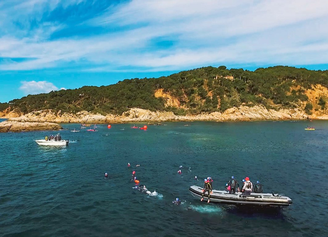 RadikalSwim's tweet photo. Queden 3 dies per la 4a #CalesDeCalella - Trobada Glòria Sant amb @CustomSailingCB! Prepareu-vos per explorar, gaudir i conèixer tots els racons del recorregut d'aquesta travessia. Ens veiem aviat! 🏊 https://t.co/9ko0I9ZYaa