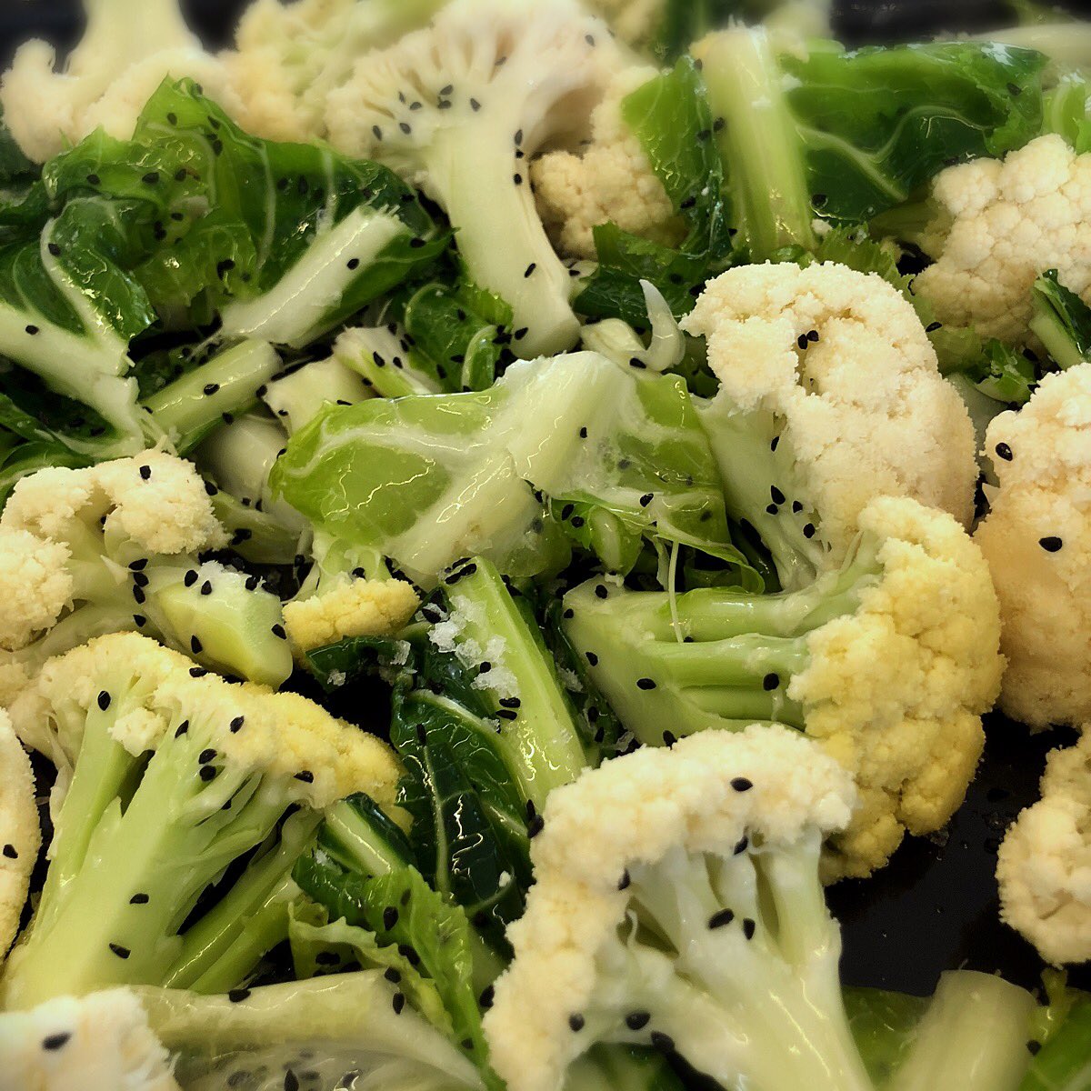 Nigella_Lawson's tweet photo. Cauliflower and nigella seeds ready for the oven https://t.co/nqj0g9ICte