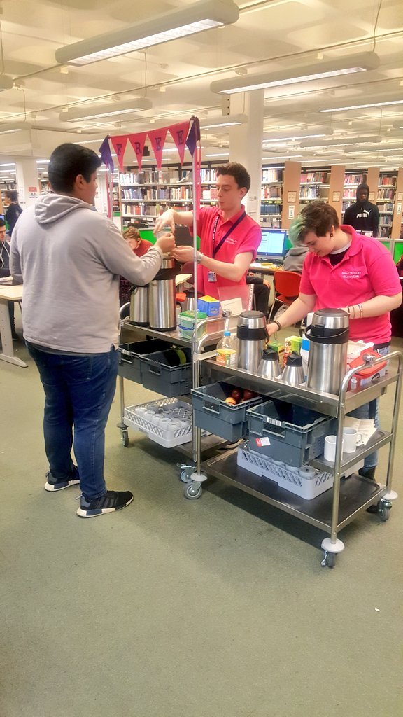 JCIBI95's tweet photo. I want to say thank you to these amazing guys!. They fed us all with fresh fruits and hot drinks every Sunday to Thursday in the library. This is such a beautiful initiative and showed us all how much @dmuleicester cares about our wellbeing. I truly appreciate. @LibraryDMU https://t.co/Bx5b3n7RxC
