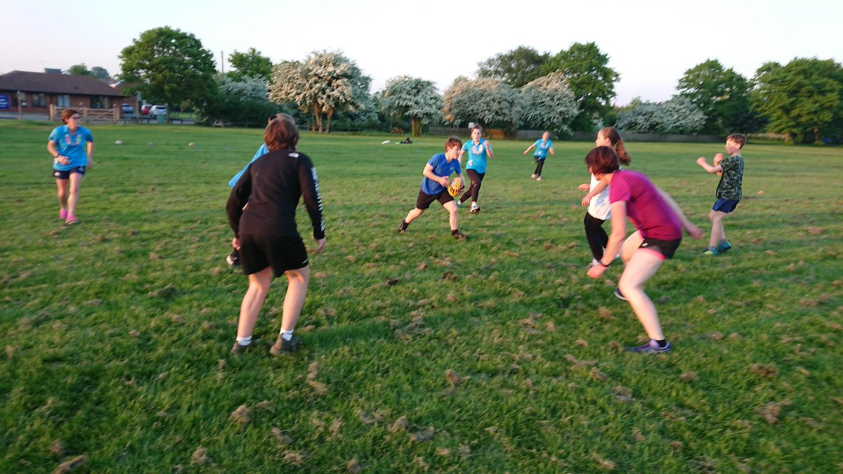 TouchEssex's tweet image. #O2TouchForAll growing the Game in Essex 12 ladies playing Touch on Tuesday night, we was helping the Ladies at Burnham #O2Touch #GetInvolved, we have #NoBoundaries let's work together &amp;amp; grow Touch in Essex @essexrugby  @HaveringSport @Essexsport