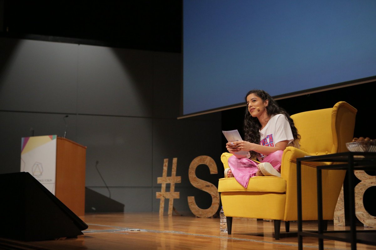 H Marina Satti ανέβηκε στη σκηνή και μοιράζεται τις δικές τις εμπειρίες για την αυθεντικότητα του περιεχομένου στα social networks! 
#sef18 
#socialexperienceforum