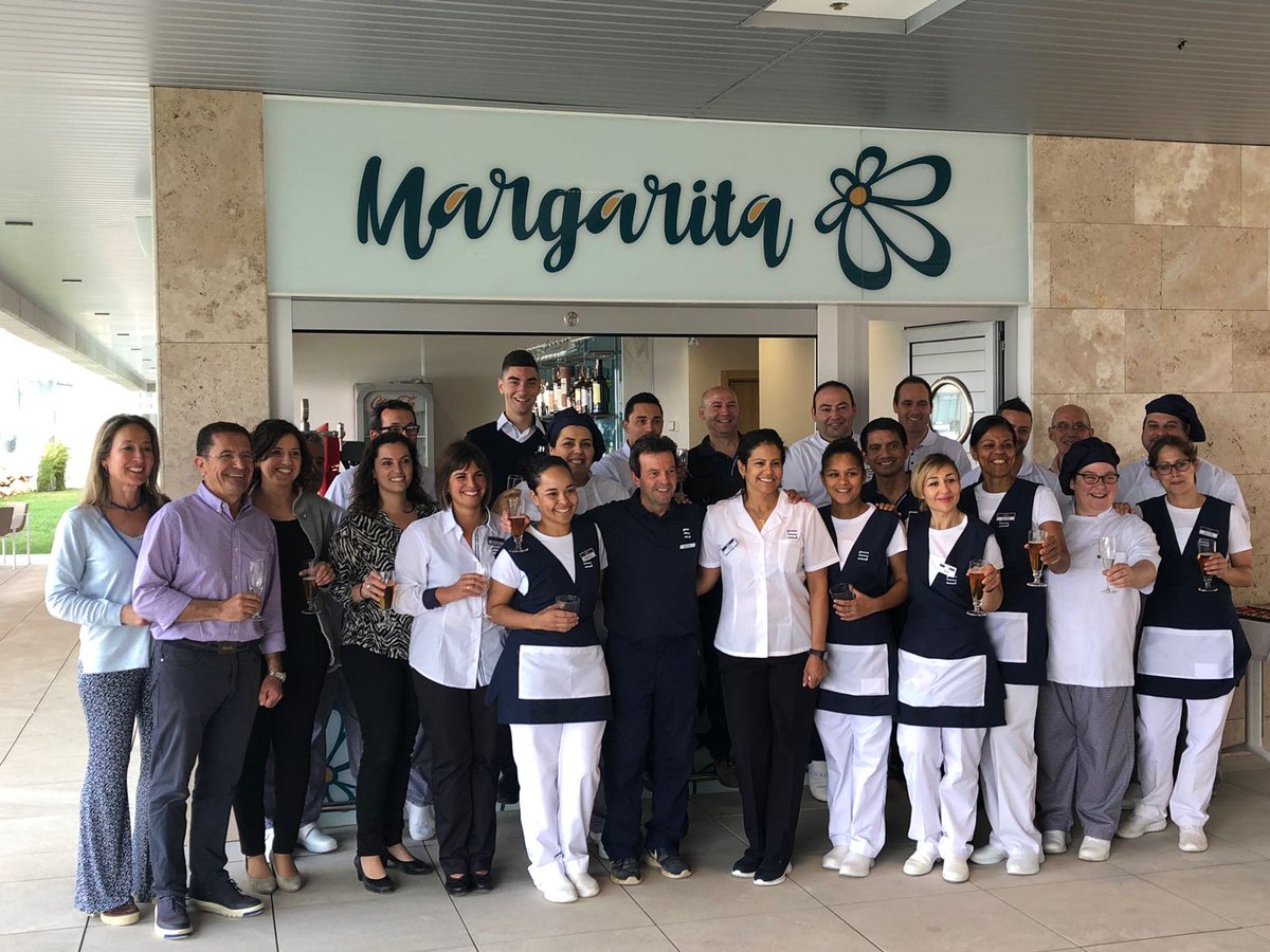 sethotels's tweet photo. Hoy hemos querido dar las gracias a nuestros compañeros por hacer posible la apertura de nuestro nuevo #Hotel55 y desearles una buena temporada. ¡Bienvenidos!

#sethotels #sethmoments #menorca #viajar #vacaciones https://t.co/fXR7cbswF5