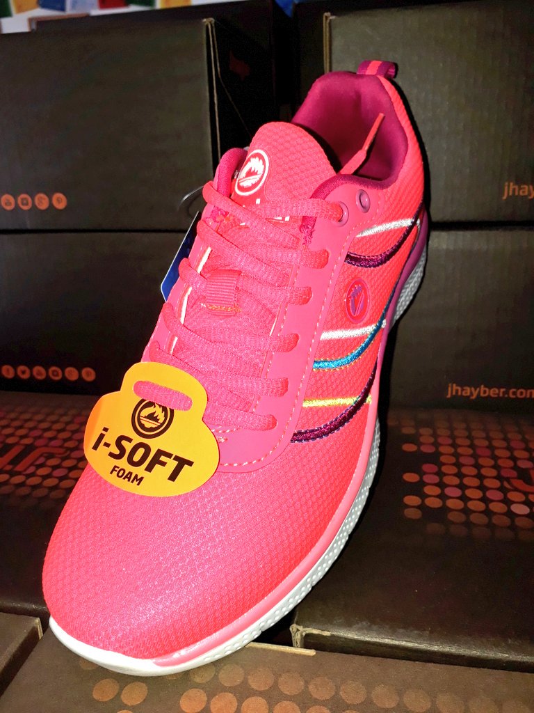 No te pierdas las J'hayber para chica en La Cabra Montesa en calle Castellbell 2 de Barcelona.