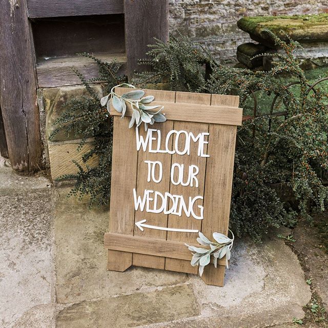 It's the simple details that make me swoon.

#sussexwedding #sussexweddingphotography #westsussexwedding #westsussexweddingphotographer #weddingideas #weddinginspiration #thatsdarling #filmborn #lookslikefilm #horshamphotographer #horshamwedding ift.tt/2rMQWDm