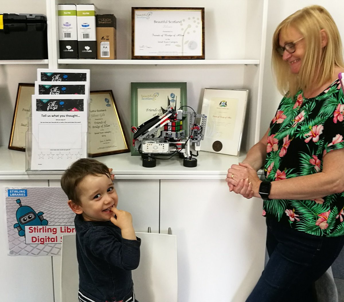 StirlingLibs's tweet photo. Fun with #LegoMindstorms at #DigiKnow today...look the robot solved the #RubiksCube!! #OffThePage2018 #BridgeOfAllanLibrary #lovedigital https://t.co/ZdbVAHK5Z5