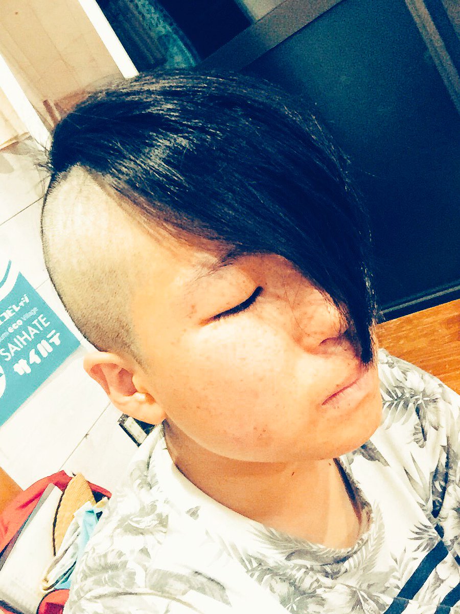 いろは Twitterren 女性にとって髪は命 坊主女子 刈り上げ女子 いろは Twitterren 女性にとって髪は命 坊主女子 刈り上げ女子