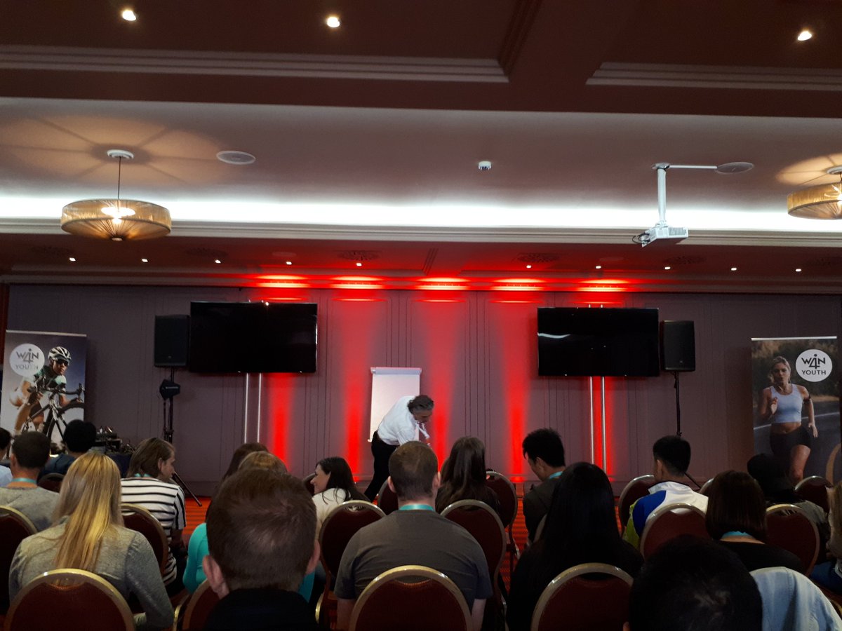 Début du séminaire !! On y est 👊💪😀 #bootcampGand #Win4Youth #Win4YouthAmbassadors