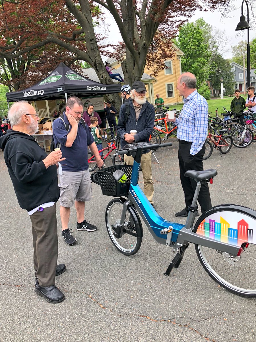 DavidNarkewicz's tweet photo. this morning I’m at our Florence bike breakfast hosted by @LillyLibrary and fueling up with city schoolchildren before joining them on their ride to Leeds Elementary School. #NorthamptonMA #BayStateBikeWeek https://t.co/R1aKWYt6TT
