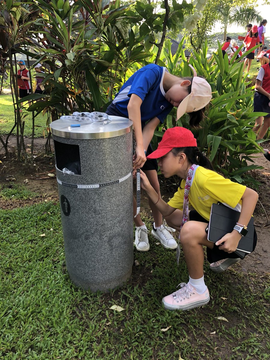 bgrundy's tweet image. Getting outdoors for some 3D shapes and measurement on #OutdoorClasroomDay. Plus, check out that moth!!!  #CISprimary #pypmath #outdoored