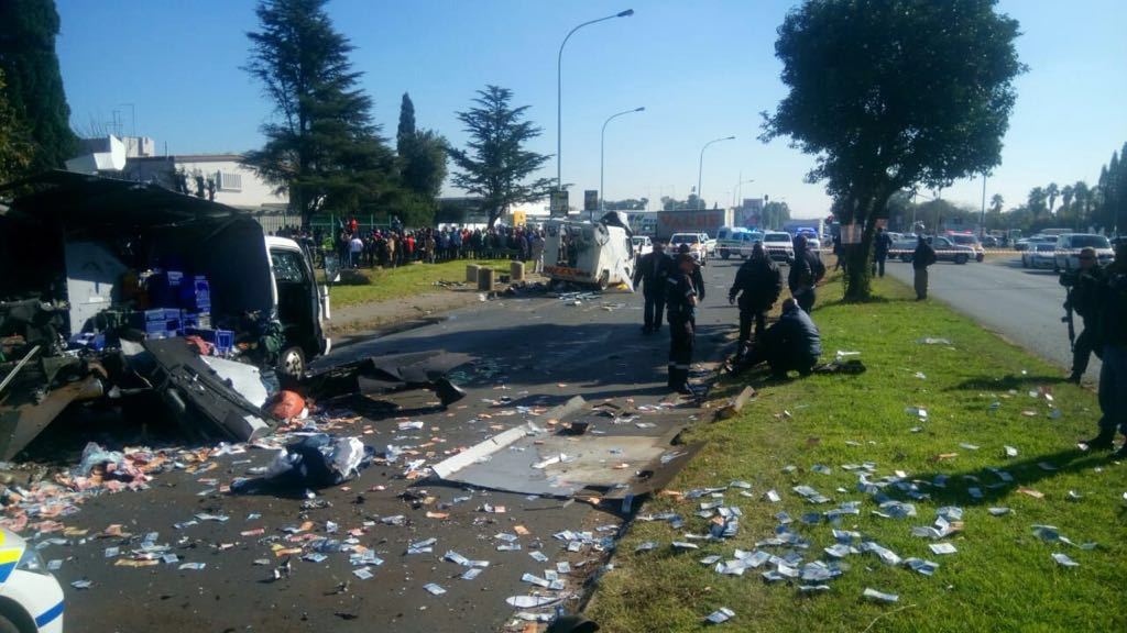 AdvoBarryRoux's tweet photo. Ayi Madoda 🙄. It's like I am always in the wrong place &amp; at a wrong time. https://t.co/dH430rvYJQ