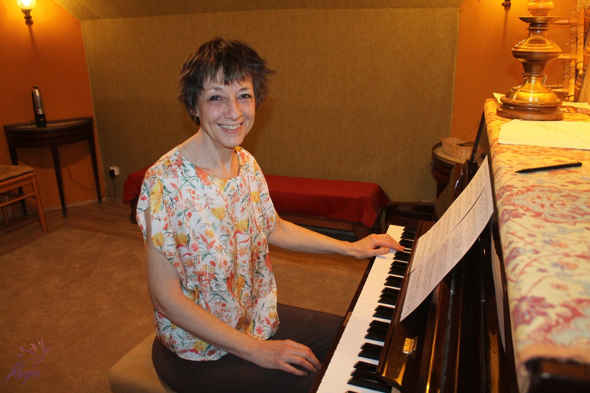 EspaceAllegria's tweet photo. L'école de musique Allegria vous présente ses professeurs!

Agnès, pianiste et pédagogue confirmée, vous transmet sa bonne humeur à travers ses cours de piano et de solfège. Sa méthode est basée sur une pratique vivante par le jeu et la créativité. 

https://t.co/sRGEjZqag5 https://t.co/IQ0UUd2m4v