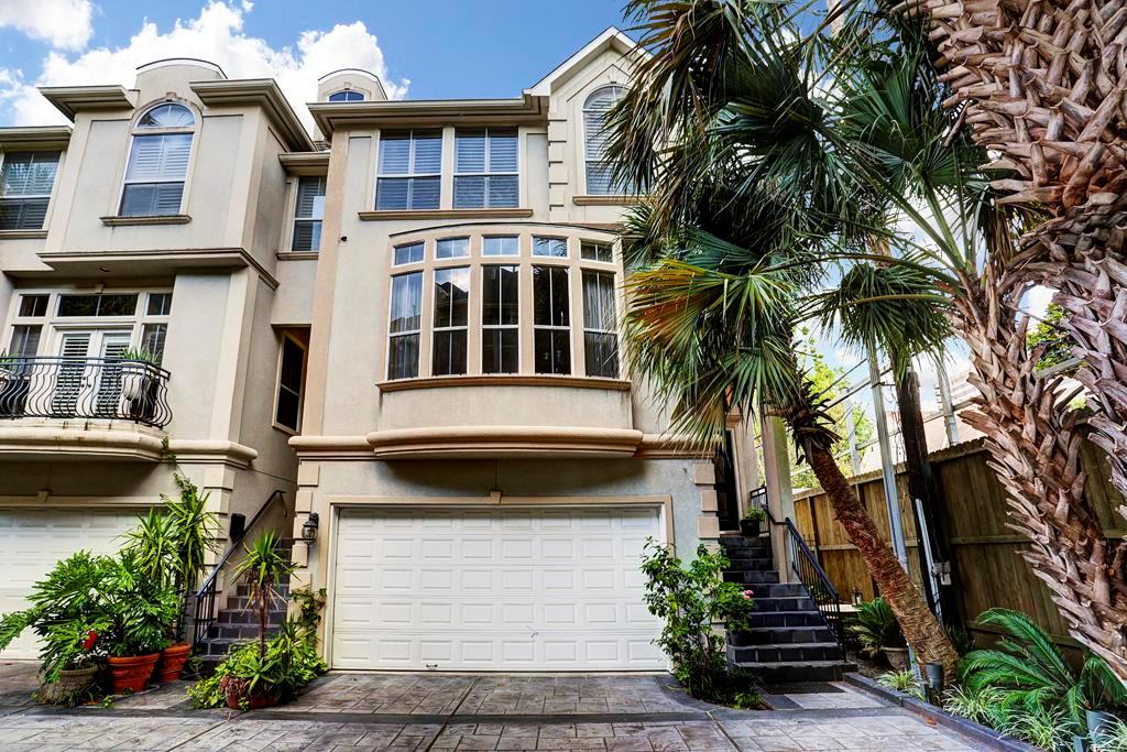 zig_zan's tweet image. Town Home for Sale Houston

$589,900

#Spacious Town home in #Houston  

3 #Bed(s)            
2 Full &amp;amp; 1 Half Bath(s)            
3 #Stories
2,605 Building Sqft.2
#Garage(s) / Attached       
1,828 Lot Sqft.    
#Built in 2000    
 No Private Pool

Visit: goo.gl/ucEhp8