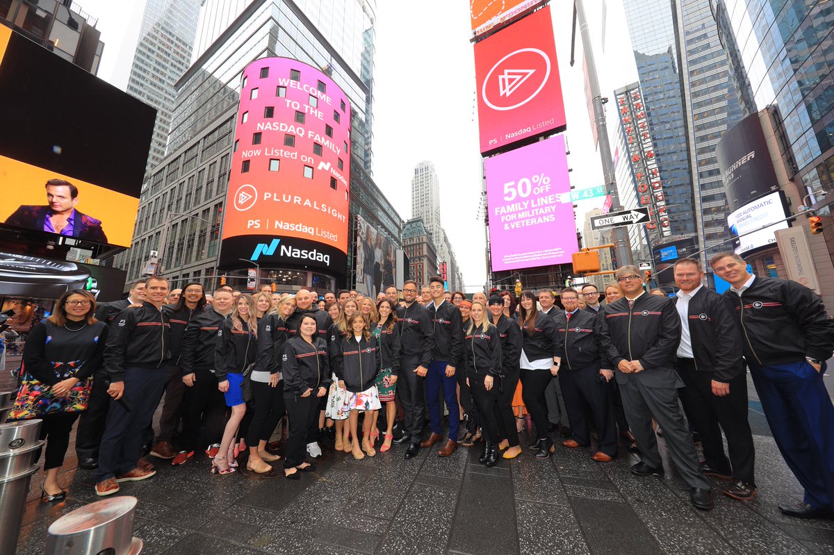 NasdaqExchange's tweet image. The pink and orange shine through on a cloudy day in @TimesSquareNYC 

💓🧡💓 #PluralsightIPO 🧡💓🧡