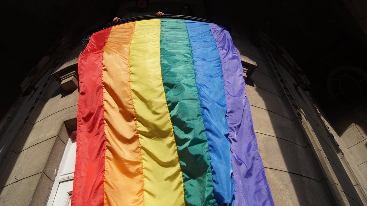 PRadicalcl's tweet photo. El PR se suma al #IDAHOT porque somos diversos y nos gusta un Chile que integra y respeta. Izamos la bandera LGBT porque esta lucha es la lucha de todas, todos y todes. https://t.co/PerQx1zAF9
