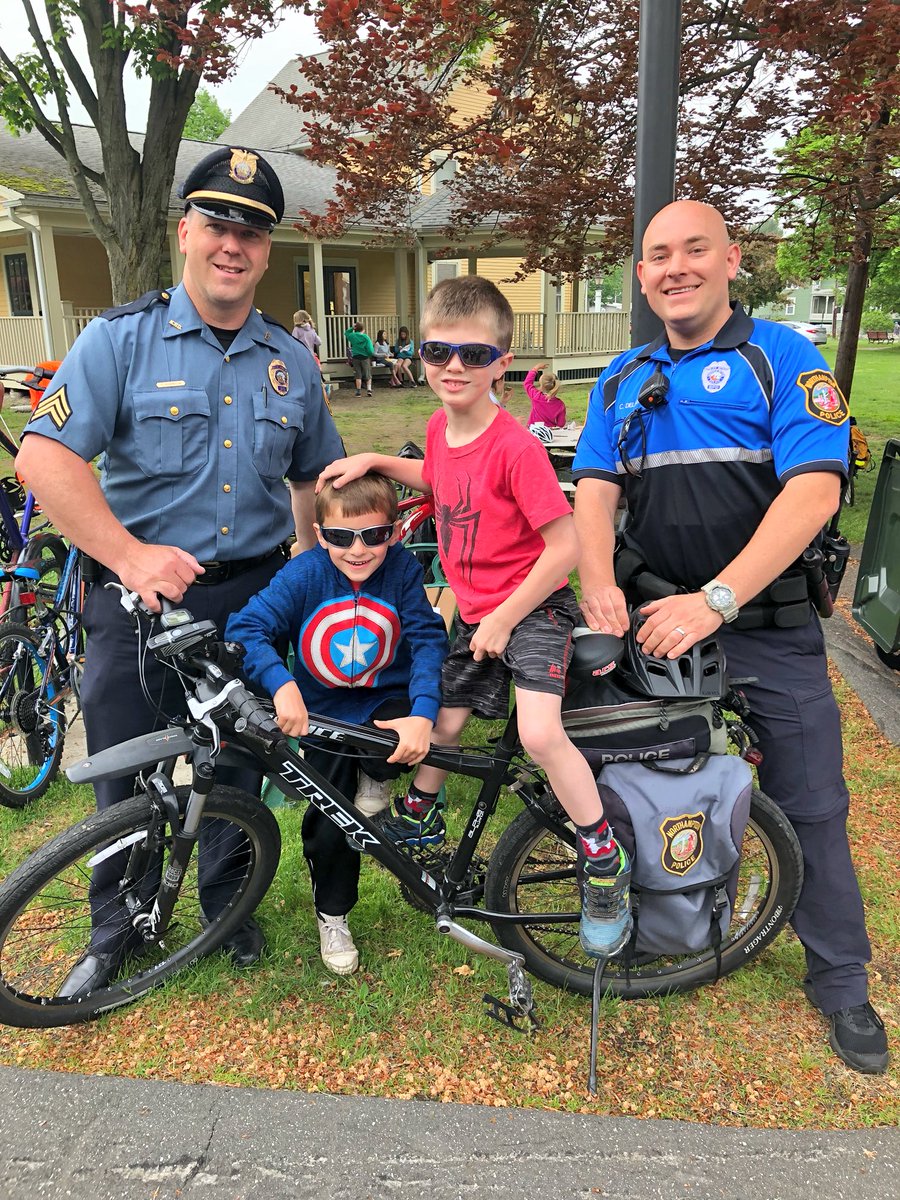 DavidNarkewicz's tweet photo. great to have Sergeant Corey Robinson and Officer Clay Delano from @NorthamptonPD at this morning’s Florence bike breakfast to help keep us safe on our way to school #NorthamptonMA #BayStateBikeWeek https://t.co/JGjgGUq4Sd