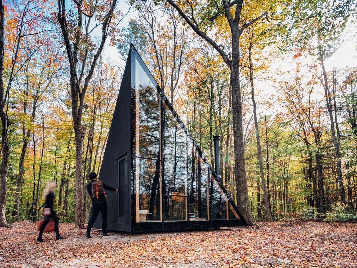 WACommunity's tweet photo. BIG built its first tiny cabin in New York in crystal-like shape @BIGstertweets: https://t.co/ExRXThdSL7 #BIG #newyork https://t.co/iUnkfQwdk6