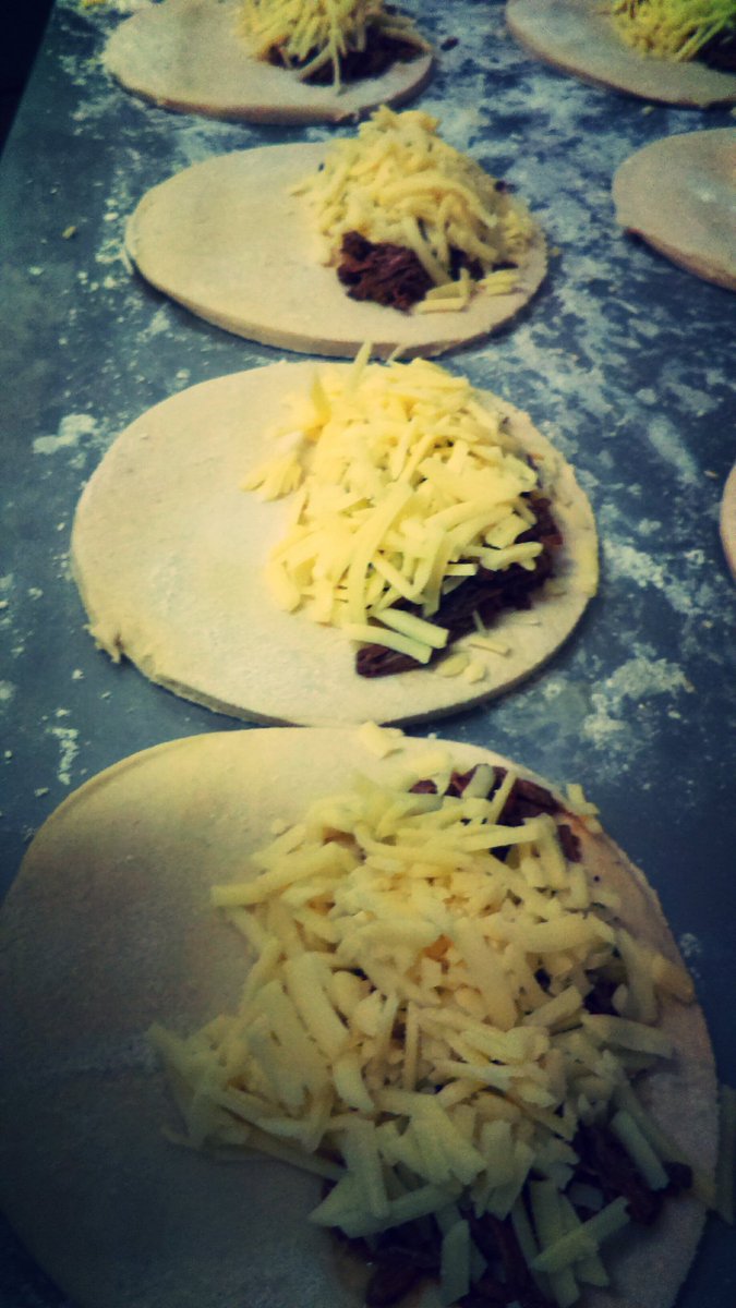 Dear pasty lovers
 You can now find our pasties and sausage rolls at bp petrol station at  rounds well  @BP_plc <a href="/NDevonFoodTrail/">North Devon Food Trail</a> <a href="/RealFoodBarnsta/">Barnstaple Real Food</a> <a href="/BarnstapleMkt/">BarnstaplePannierMarket</a> <a href="/lovenorthdevon/">North Devon</a> <a href="/DevonLife/">Devon Life</a>