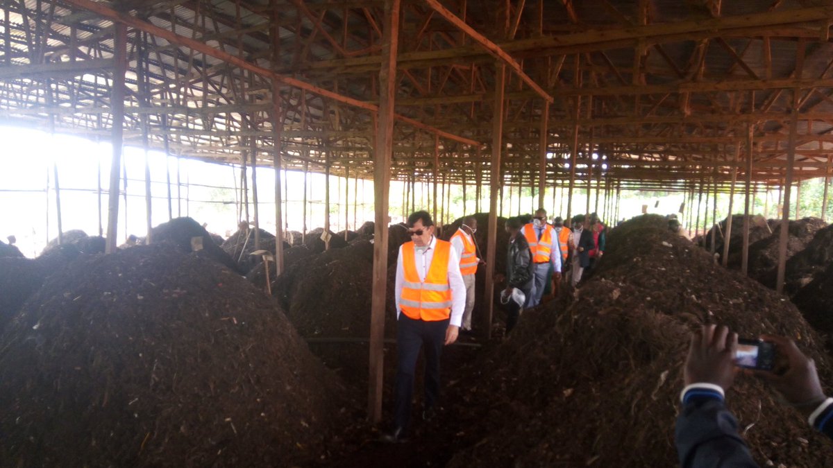Commune de Dschang tweet media