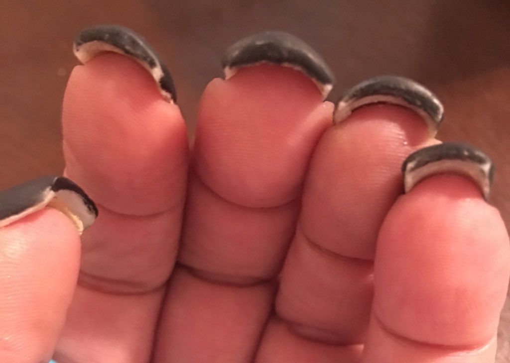 crackodawn1967's tweet photo. One employee said he wasn’t the boss, there’s nothing he can do when I complained about the quality of work. #fail #davinails https://t.co/6s2ykpPNAf