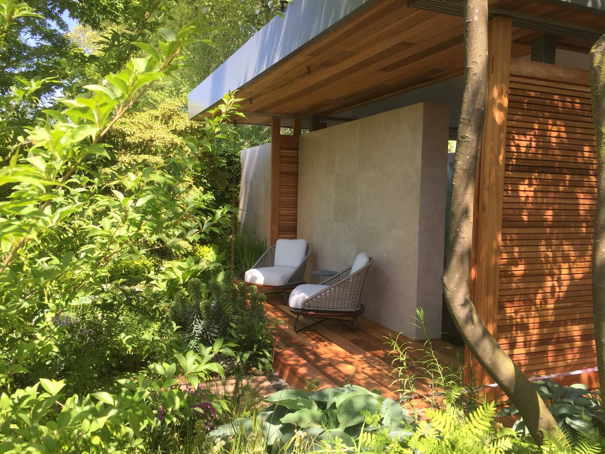 Day 18 <a href="/MorganStanley/">Morgan Stanley</a> #RHSChelsea garden for <a href="/NSPCC/">NSPCC</a> -  the pavilion terrace starts to look inviting